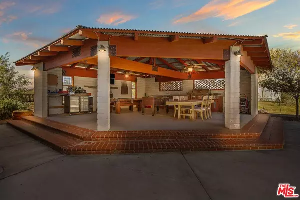 15617 Mondamon Rd, Apple Valley, CA 92307