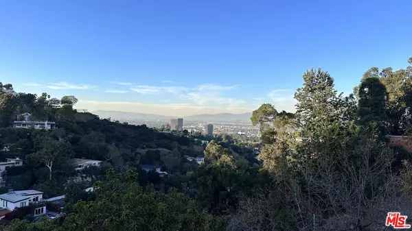 3533 N Multiview Dr, Los Angeles, CA 90068