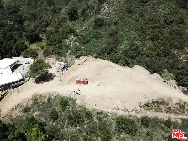 2686 Zorada Dr, Los Angeles, CA 90046