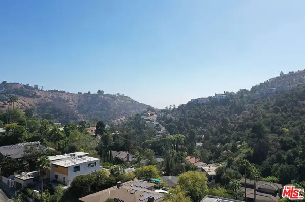 2686 Zorada DR, Los Angeles, CA 90046