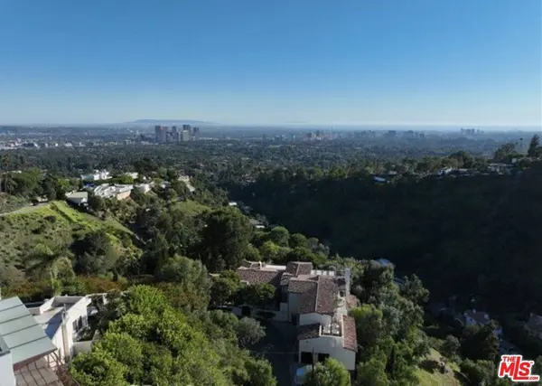 1551 Summitridge DR, Beverly Hills, CA 90210
