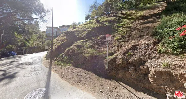 2415 N San Marco Dr, Los Angeles, CA 90068