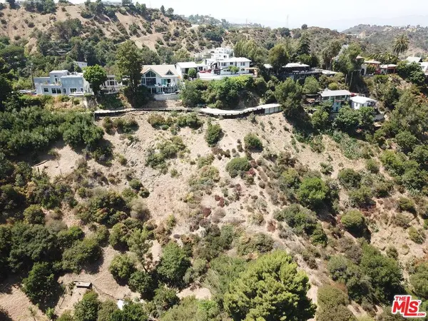 2072 N Lewis Ter, Los Angeles, CA 90046