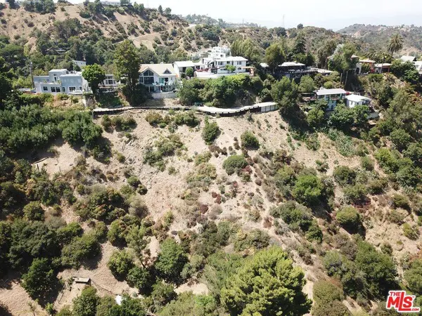 2072 N Lewis TER, Los Angeles, CA 90046