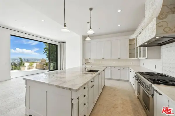 1675 Woods Dr, Los Angeles, CA 90069