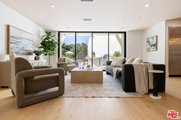 2256 Nichols Canyon RD, Los Angeles, CA 90046