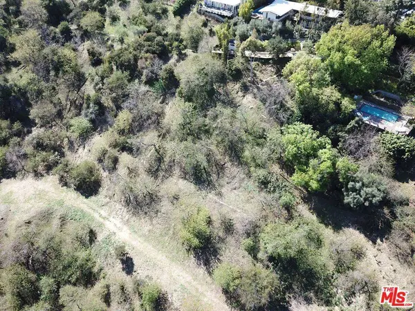 3895 N Hopevale DR, Sherman Oaks, CA 91403