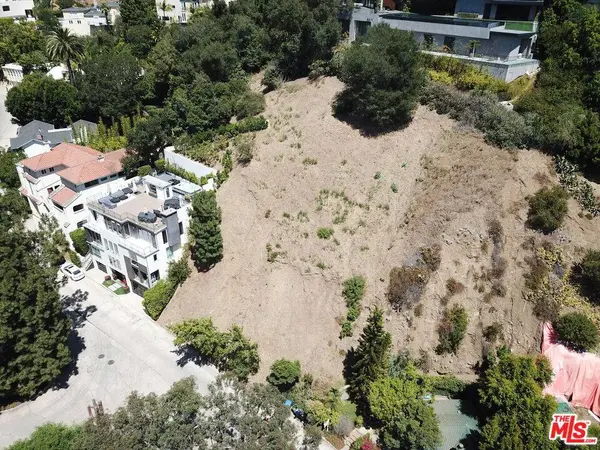 1422 Lindacrest Dr, Beverly Hills, CA 90210