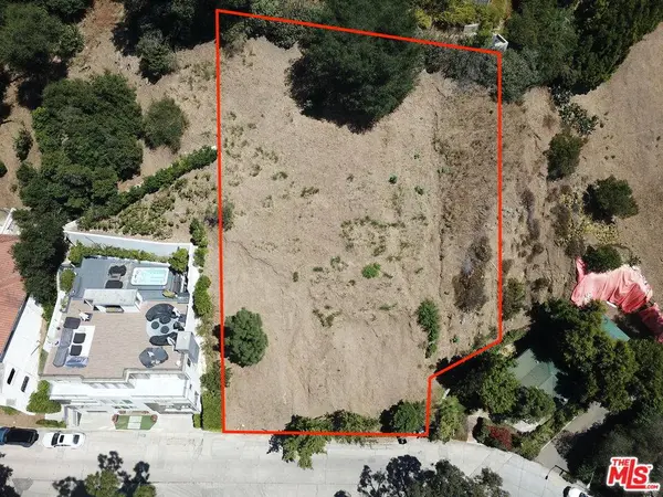 1422 Lindacrest Dr, Beverly Hills, CA 90210