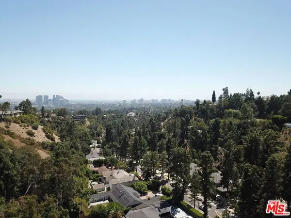 1422 Lindacrest Dr, Beverly Hills, CA 90210