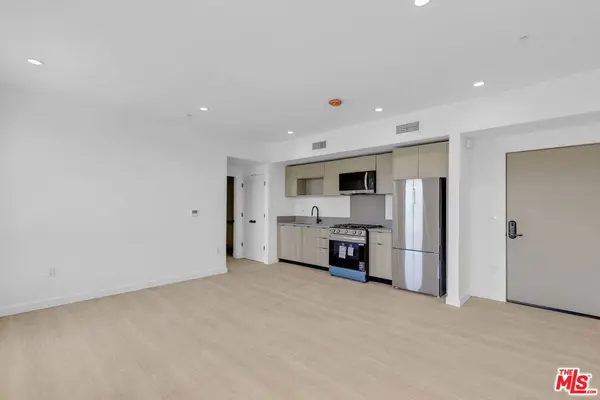 1825 N New Hampshire AVE #204, Los Angeles, CA 90027