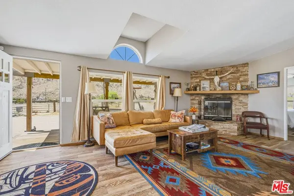 55616 Pipes Canyon Rd, Yucca Valley, CA 92284