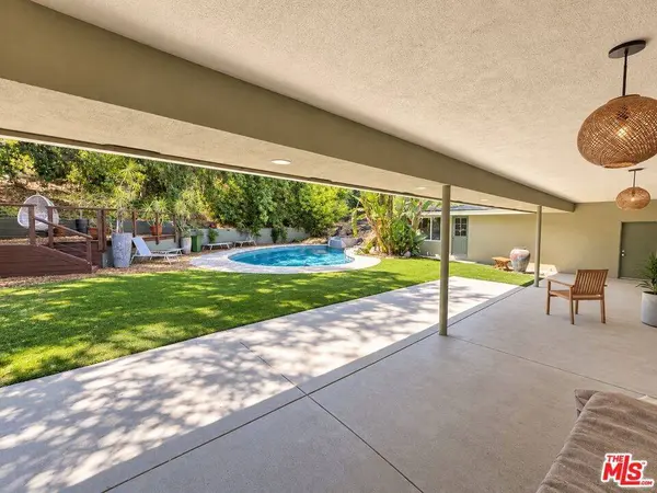 3500 Wrightwood DR, Los Angeles, CA 91604