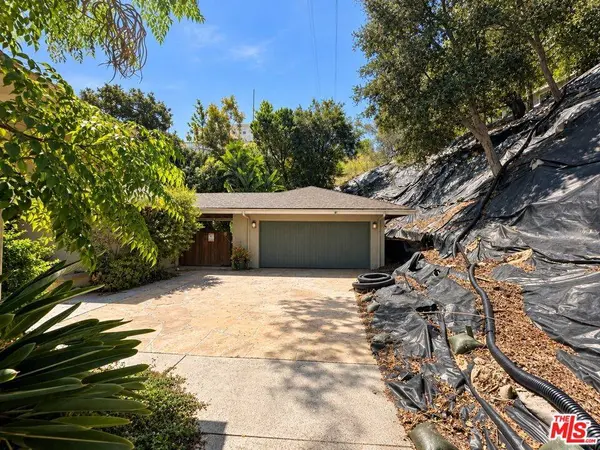 3500 Wrightwood Dr, Los Angeles, CA 91604