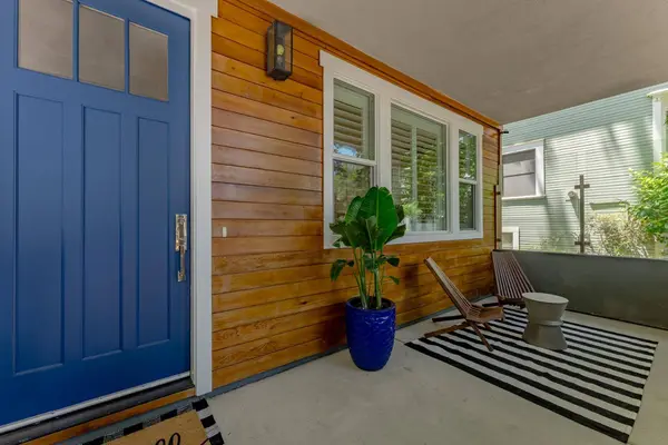 2010 F ST, Sacramento, CA 95811