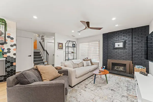 712 Elmhurst CIR, Sacramento, CA 95825