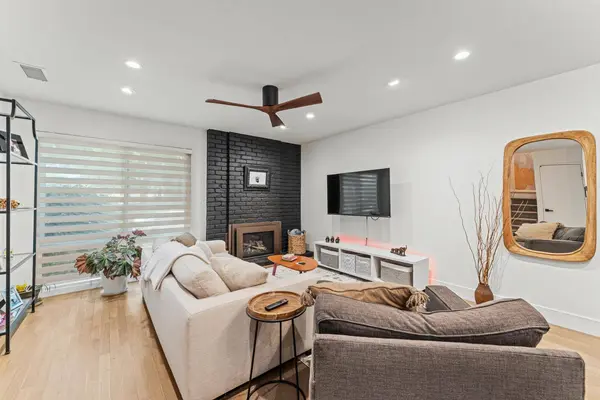 712 Elmhurst CIR, Sacramento, CA 95825