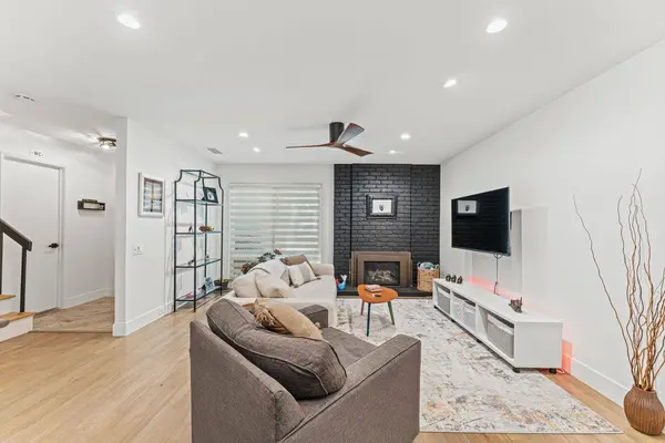 712 Elmhurst CIR, Sacramento, CA 95825