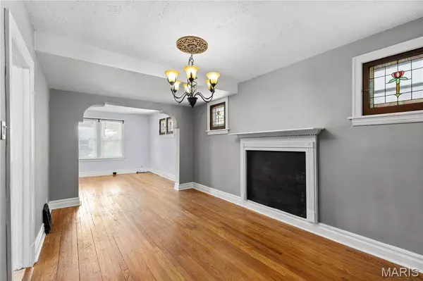 5315 Blow ST, St Louis, MO 63109