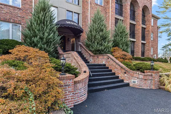 14316 Conway Meadows CT E #202, Chesterfield, MO 63017