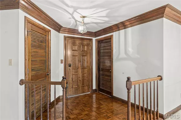 14316 Conway Meadows CT E #202, Chesterfield, MO 63017