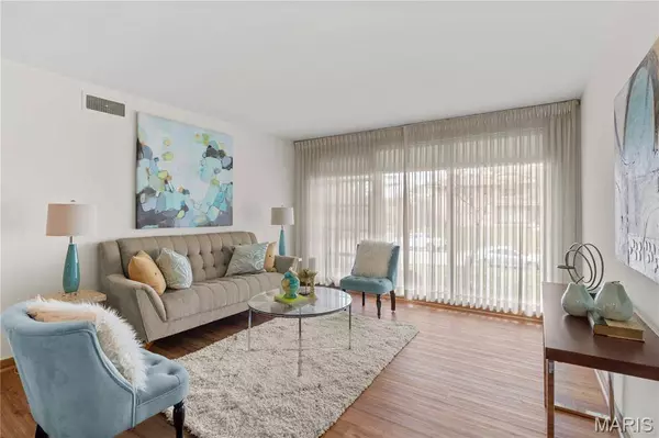 4 Delcrest CT #104, University City, MO 63124