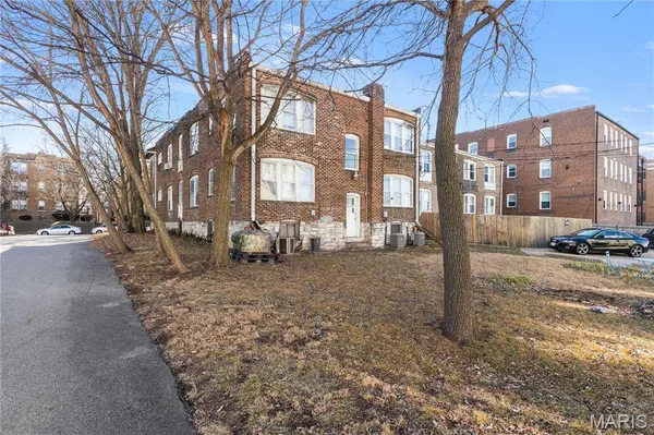 6655 Washington AVE, University City, MO 63130