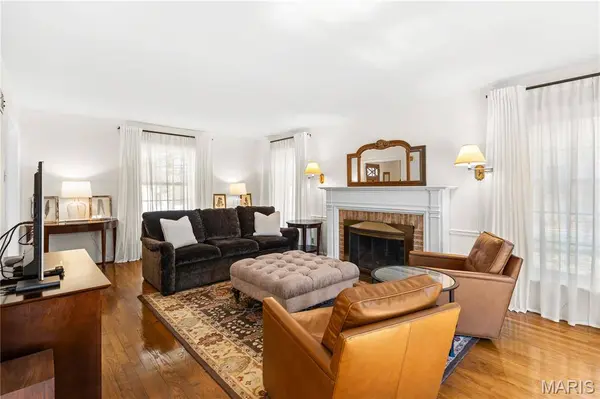 9244 Old Bonhomme RD, Olivette, MO 63132