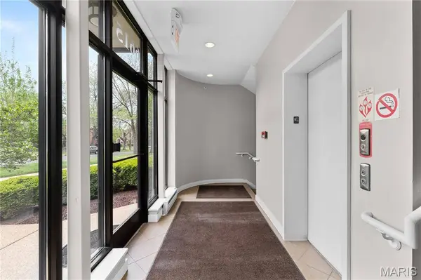 6615 Alamo AVE #1C, Clayton, MO 63105