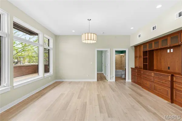 6615 Alamo AVE #1C, Clayton, MO 63105