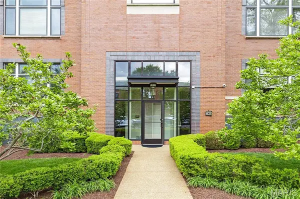 6615 Alamo AVE #1C, Clayton, MO 63105