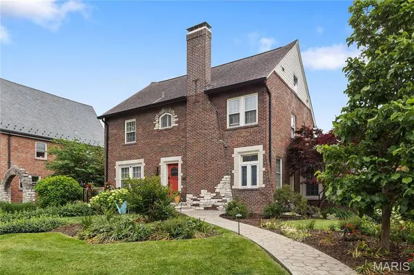 7456 Parkdale AVE, Clayton, MO 63105