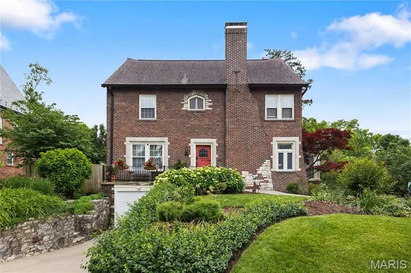 7456 Parkdale AVE, Clayton, MO 63105