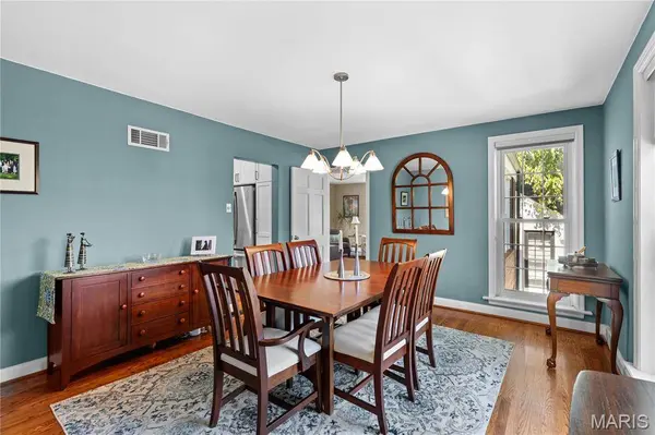 7910 Lafon PL, University City, MO 63130