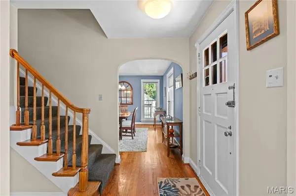 7910 Lafon PL, University City, MO 63130