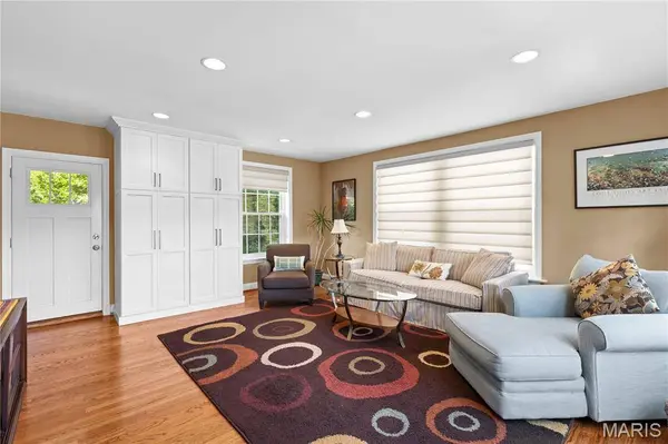 7910 Lafon PL, University City, MO 63130