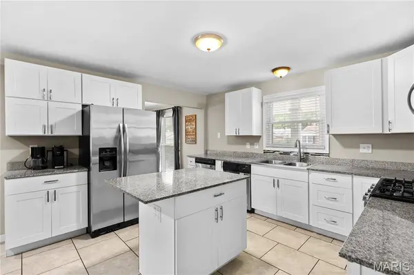 8047 Amherst AVE, University City, MO 63130