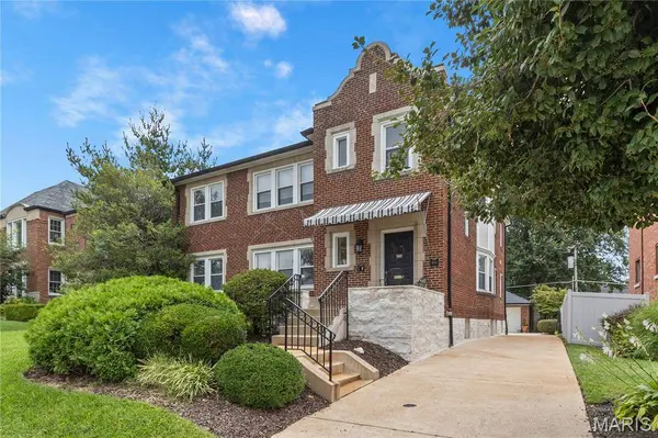 8015 Delmar BLVD, University City, MO 63130