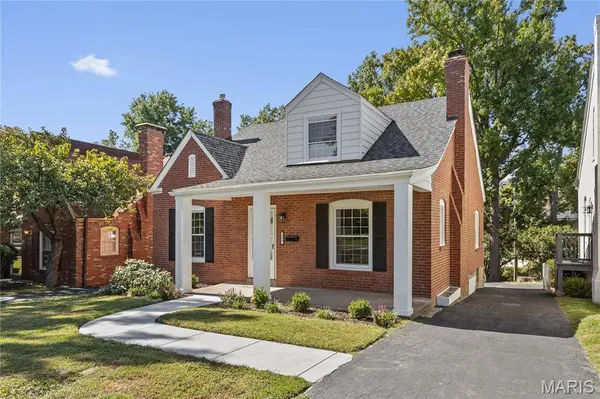 553 Westview DR, University City, MO 63130