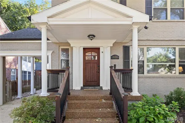 8026 Stanford AVE, University City, MO 63130