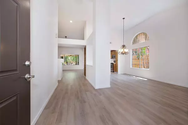 2238 Thurton DR, Roseville, CA 95747