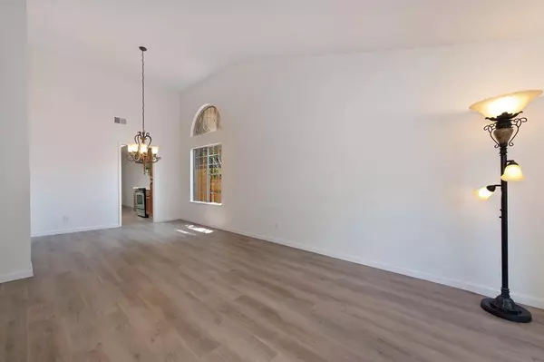 2238 Thurton DR, Roseville, CA 95747