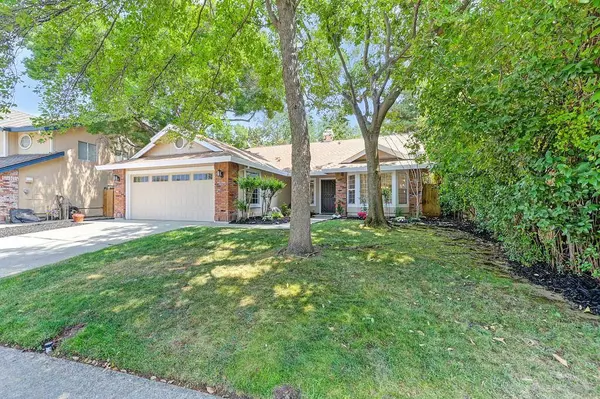 2238 Thurton DR, Roseville, CA 95747