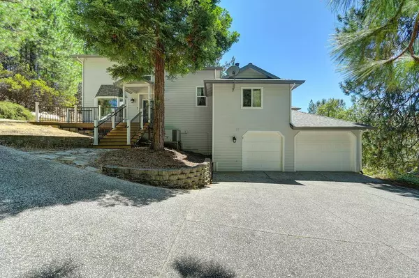 960 Cedar Pines LN, Colfax, CA 95713