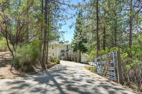 960 Cedar Pines LN, Colfax, CA 95713
