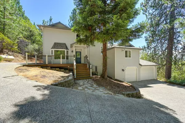 960 Cedar Pines LN, Colfax, CA 95713