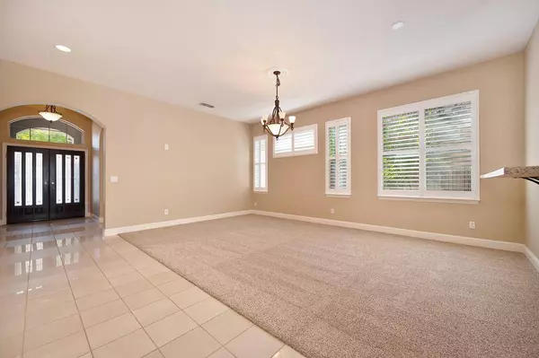 2124 Donovan DR, Lincoln, CA 95648