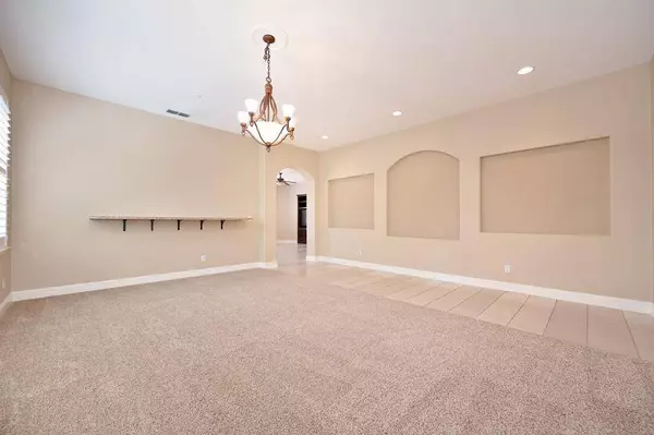 2124 Donovan DR, Lincoln, CA 95648