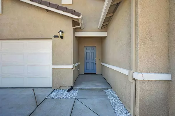 1390 Heartland DR, Plumas Lake, CA 95961