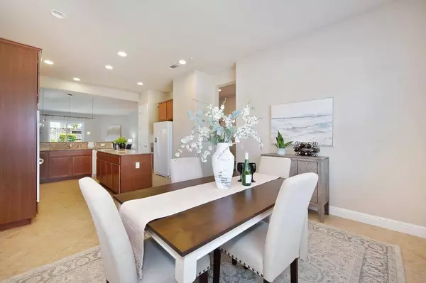 2032 Brixham DR, Roseville, CA 95747